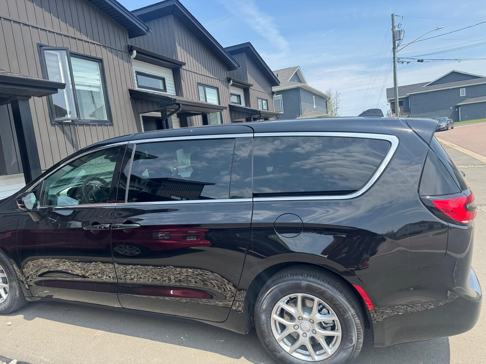 Chrysler Pacifica Wassa Express - vue extérieure